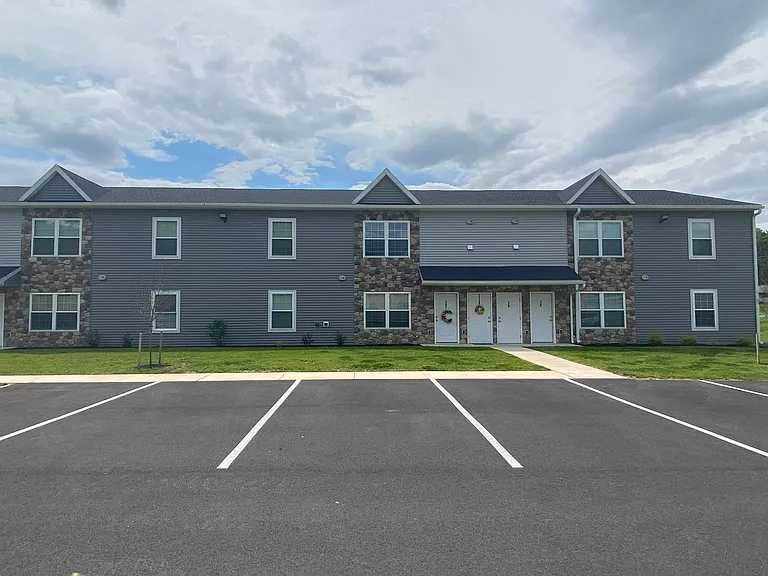 Towns Edge Apartments — Photo 23