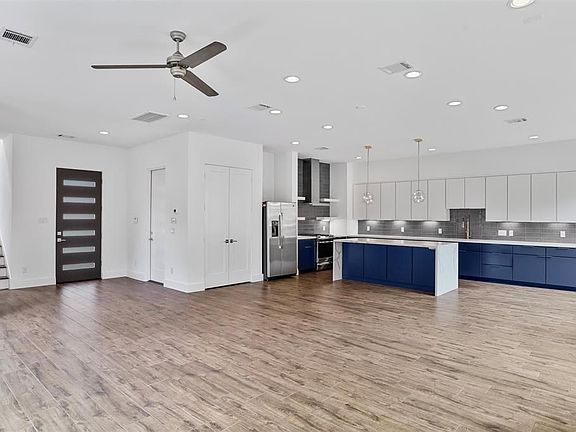 3rd image of 1522 Caywood Ln #A