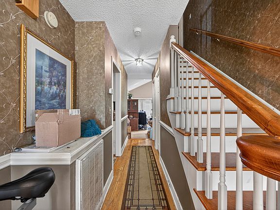 5th image of 100 Prentice Cir