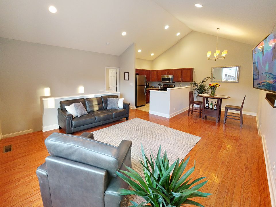 1st image of 1004 Webster Groves Ln
