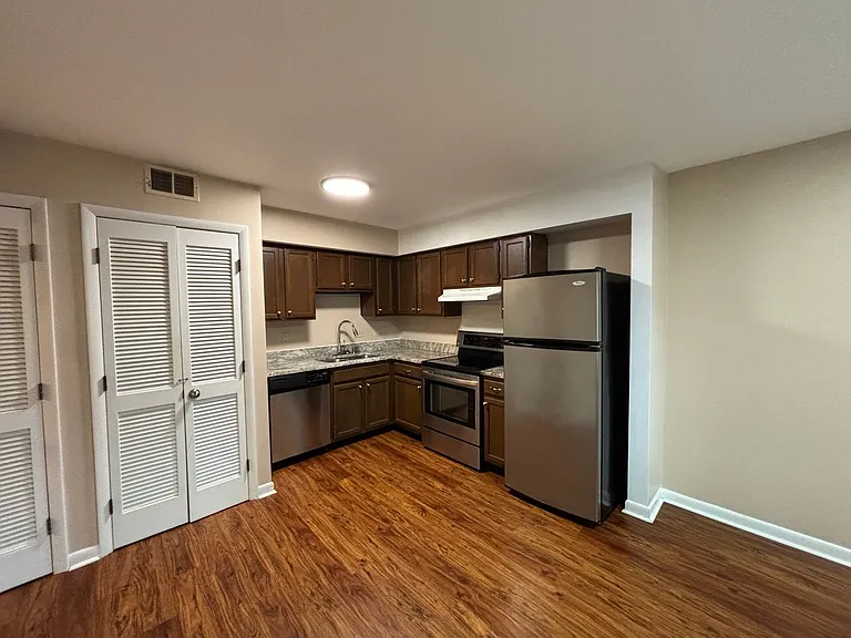 1721 Donlee Dr — Photo 5