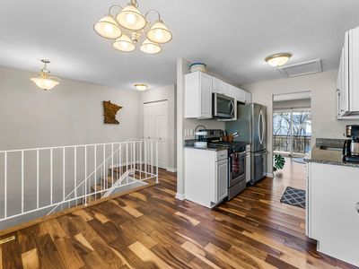 13421 Heather Hills Dr, Burnsville, MN, 55337