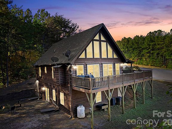 2nd image of 105 Palisade Dr