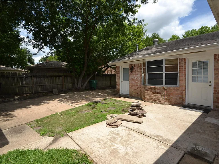 12711 Westleigh Dr — Photo 38