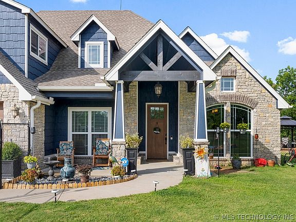 3rd image of 4295 Happy Camp Rd