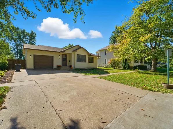 606 E Montgomery St, Knoxville, IA 50138