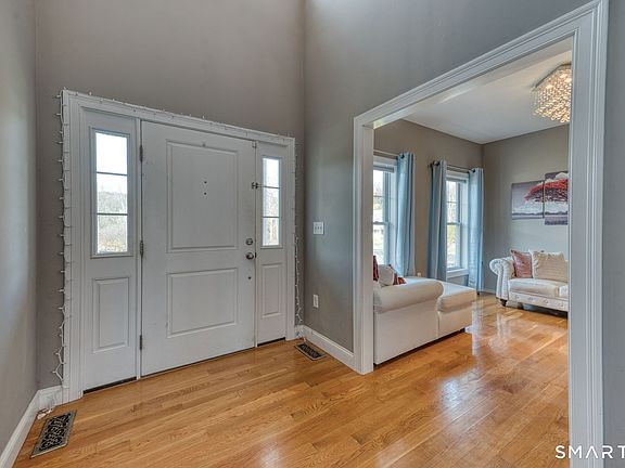 3rd image of 10 Talias Trail