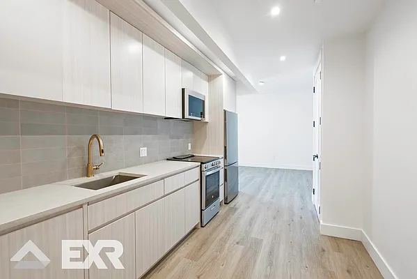 Rented by EXR | media 3