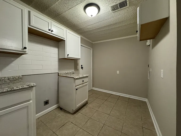 1651 Corning Ave — Photo 6