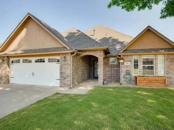 4802 Manchester Dr, Enid, OK 73703