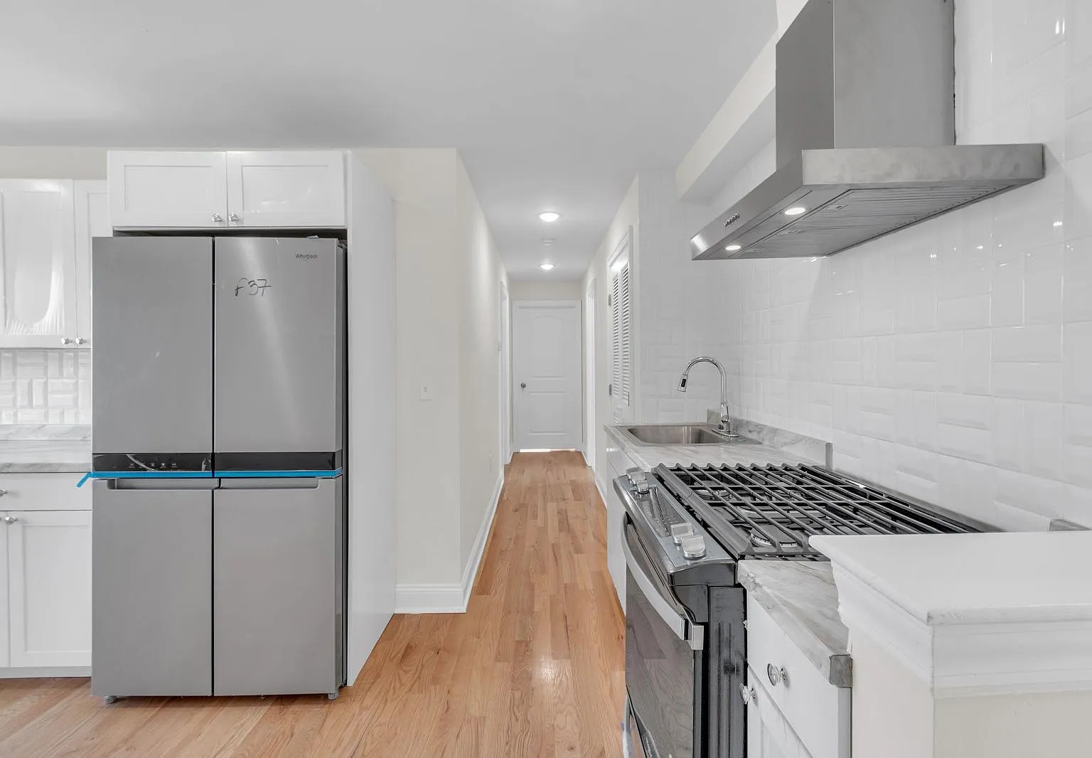 2 bed, $2,700 — Photo 3