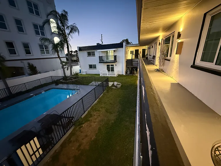 Dolphin Point — Photo 11
