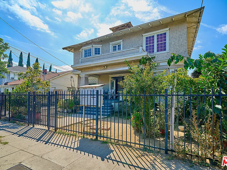 1347 Valencia St — Photo 30