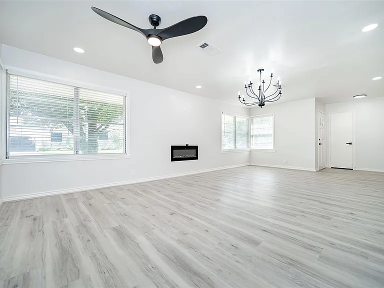 5027 Darnell St — Photo 3