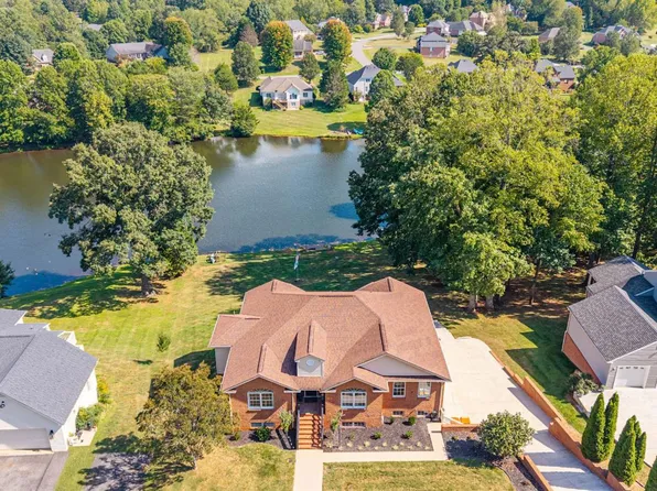 214 Swan Ln, Forest, VA 24551