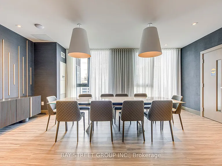 75 James St S #1504 — Photo 42