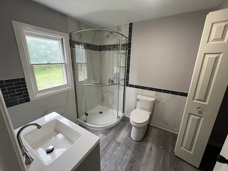 809 S Circle Dr E — Photo 5