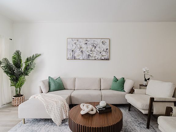 4th image of 435 E Valencia Ave #105