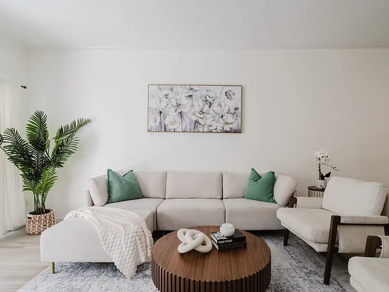 435 E Valencia Ave #105 — Photo 4