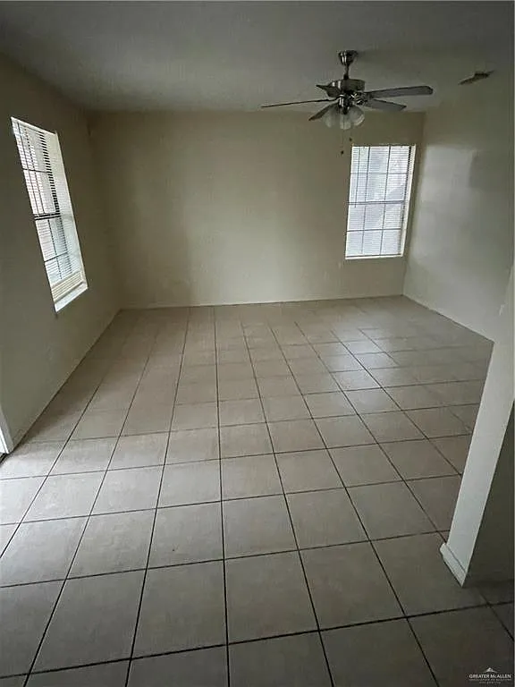 2 bed, 2.0 bath, 15200 sqft, $775 — Photo 3