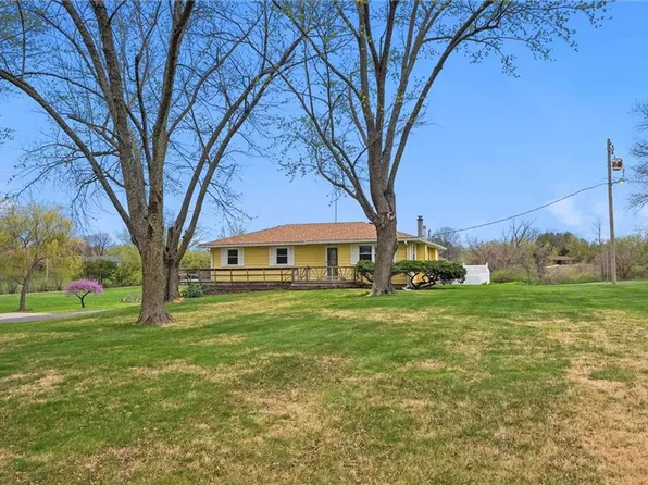 1009 Mount Calvary Rd, Lansing, KS 66043