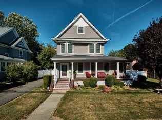 249 Washington Pl, Hasbrouck Heights, NJ 07604