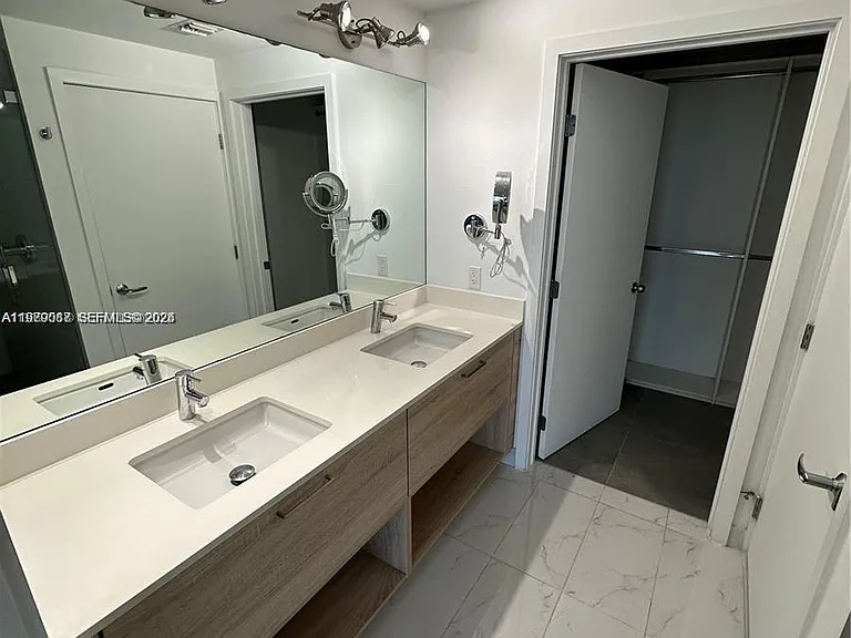16385 Biscayne Blvd #2716 — Photo 9
