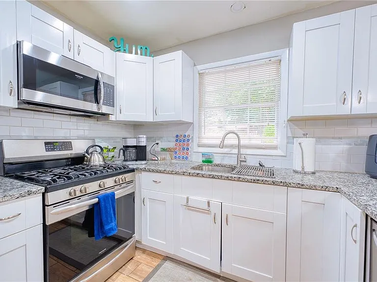 2418 Brookdale Dr NE — Photo 13