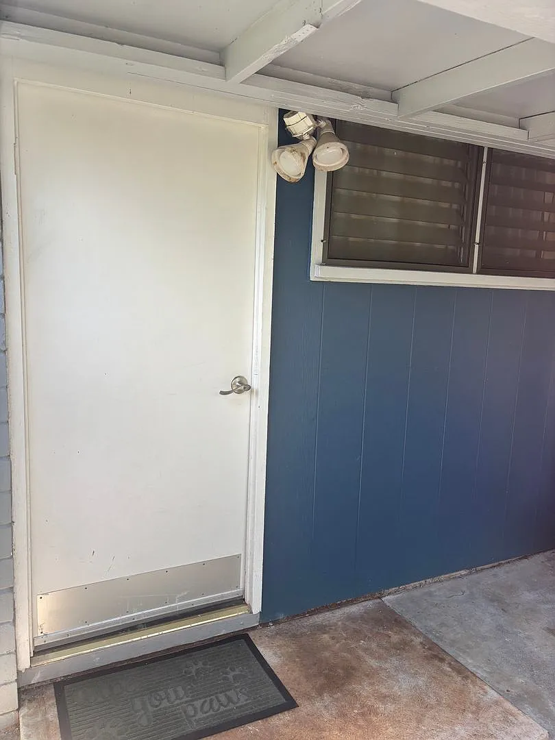 Building Photo - 554 Ahina St