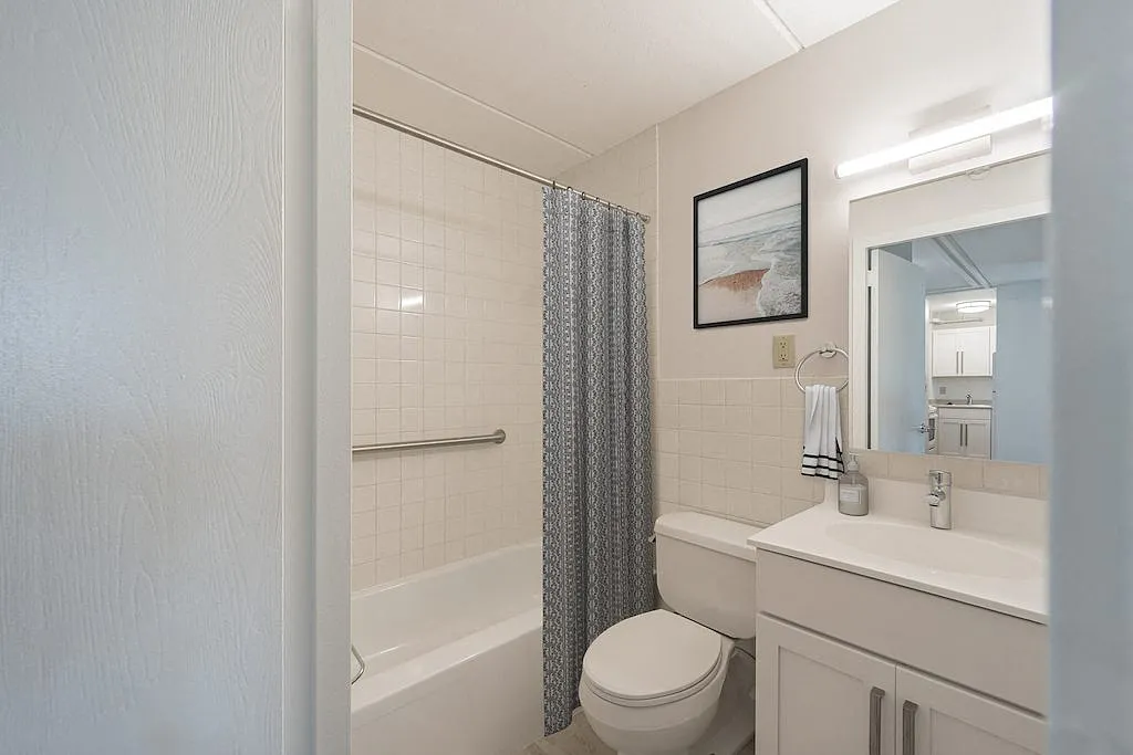 Baystate Place — Photo 3