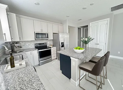 4016 Basket Oak Cir Photo 1