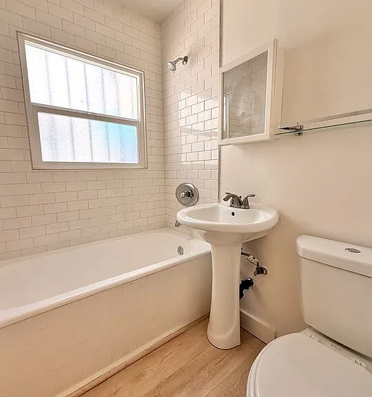 936 S Berendo St — Photo 15