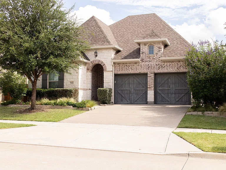 842 Quarter Horse Ln — Photo 2