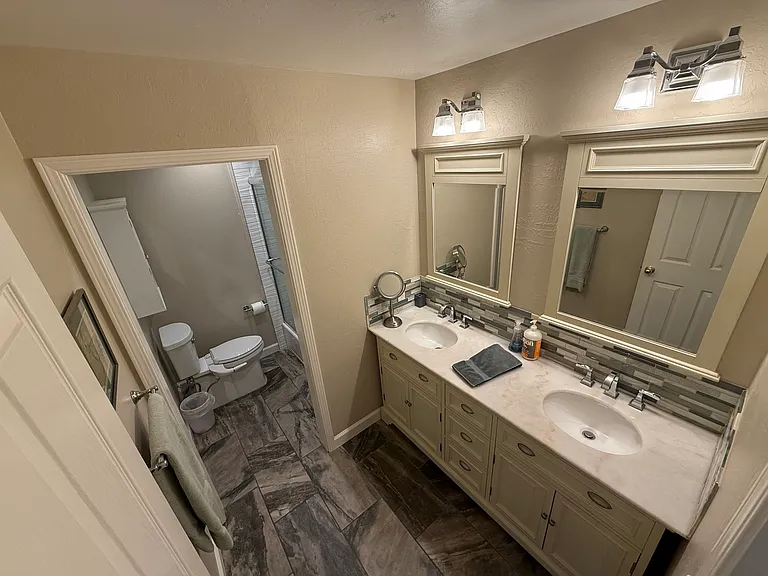 412 Sycamore Cir — Photo 17