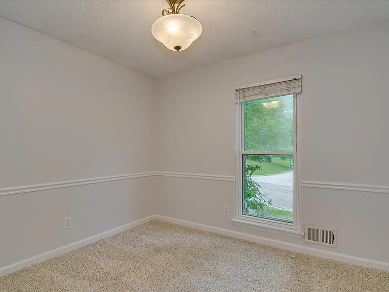 303 Meadowlake Dr — Photo 22