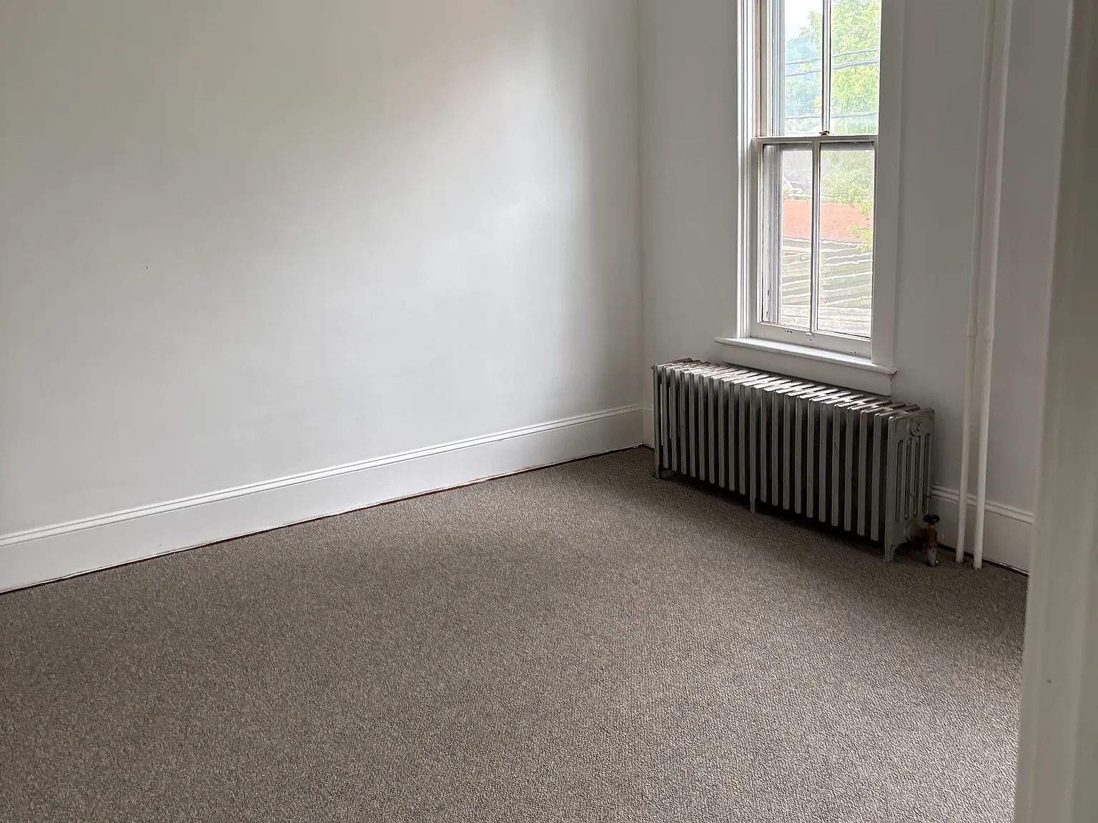2 bed, 950 sqft, $1,050 — Photo 4