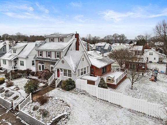 2nd image of 3521 Lindberg Way