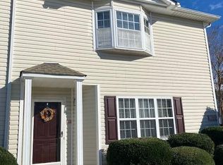 2112 Flagstone Ct APT C-11, Greenville, NC 27834