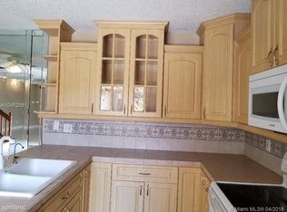 932 SW 118th Ter, Davie, FL 33325