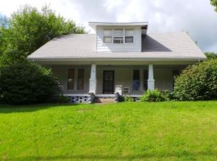 105 Jackson Ave, Charleston, IL 61920