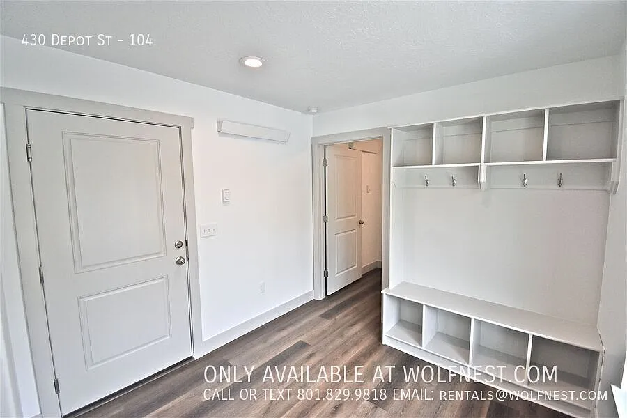2 bed, 2.5 bath, 1523 sqft, $1,795 — Photo 2