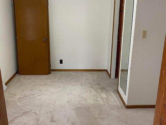 5th image of 427 2nd Ave SE