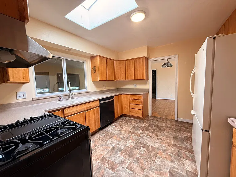 1818 Washington St NE — Photo 12