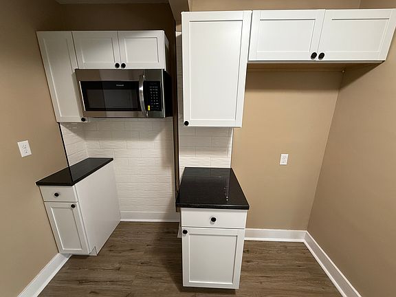 5th image of 642 Water St APT 3