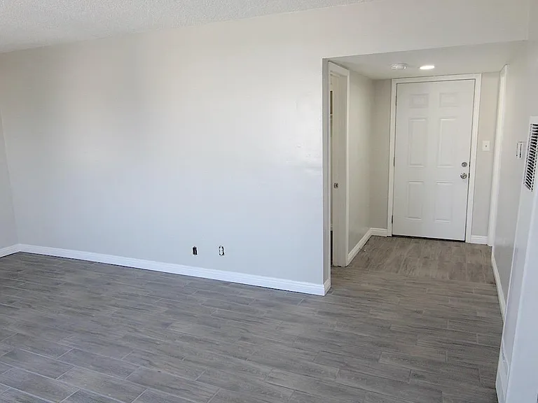 3247 W Century Blvd #8 — Photo 24