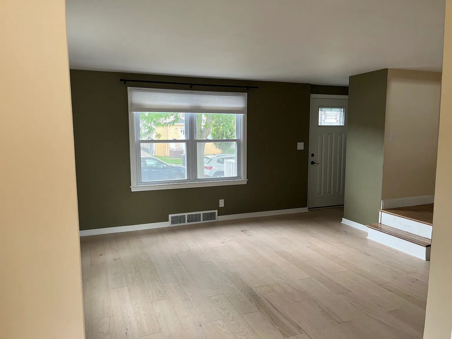 3 bed, 954 sqft, $1,750 — Photo 2