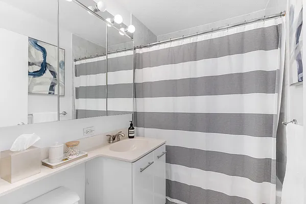 Rented by SERHANT. | media 16