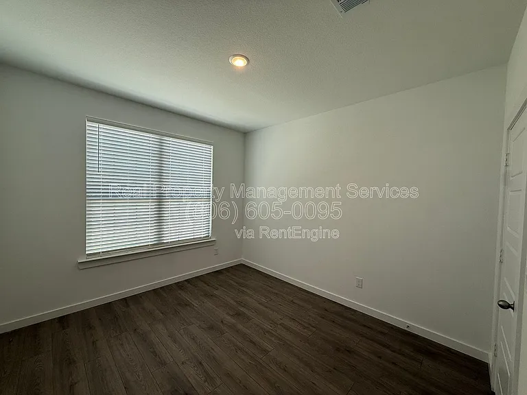 2902 134th St — Photo 12