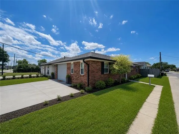 114 8th St, Chalmette, LA 70043