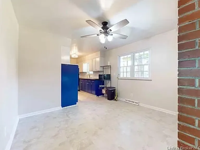 9200 Walnut St — Photo 7